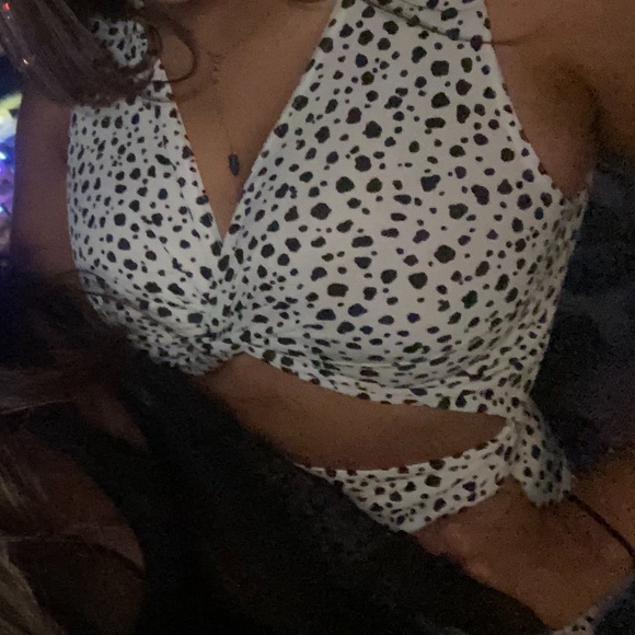 Misguided White Dalmatian Twist Front Dress - Picture 5 of 8